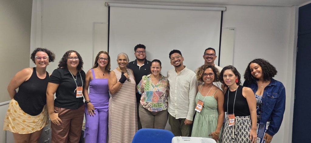 Professora do PPGL participa de congressos sobre “Decolonidade e Políticas de Resistência”