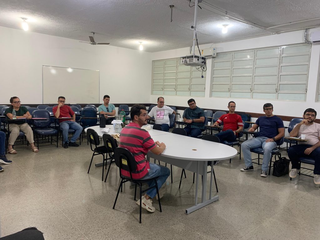 Anarriê: reunião ordinária do PPGEO em clima junino